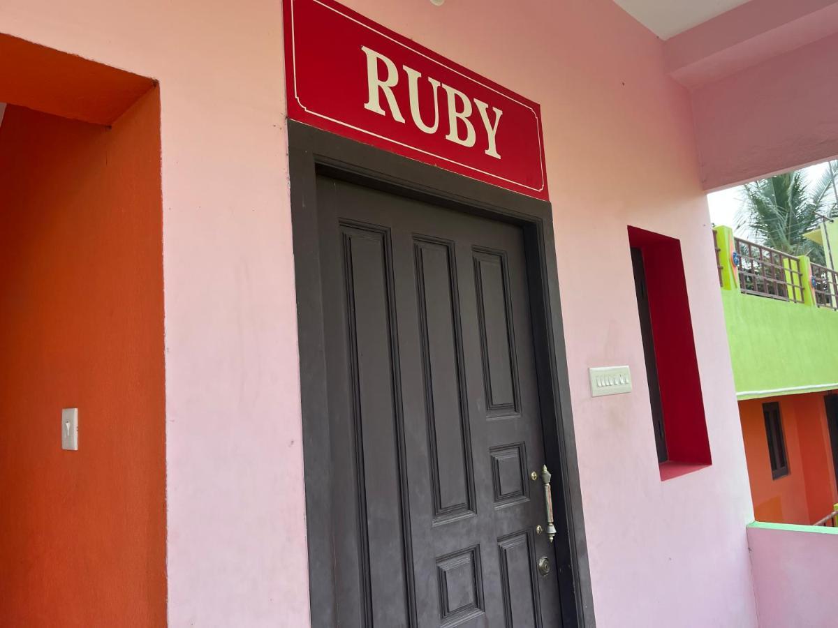 Appartamento Royal Grand Residency Pondicherry Esterno foto