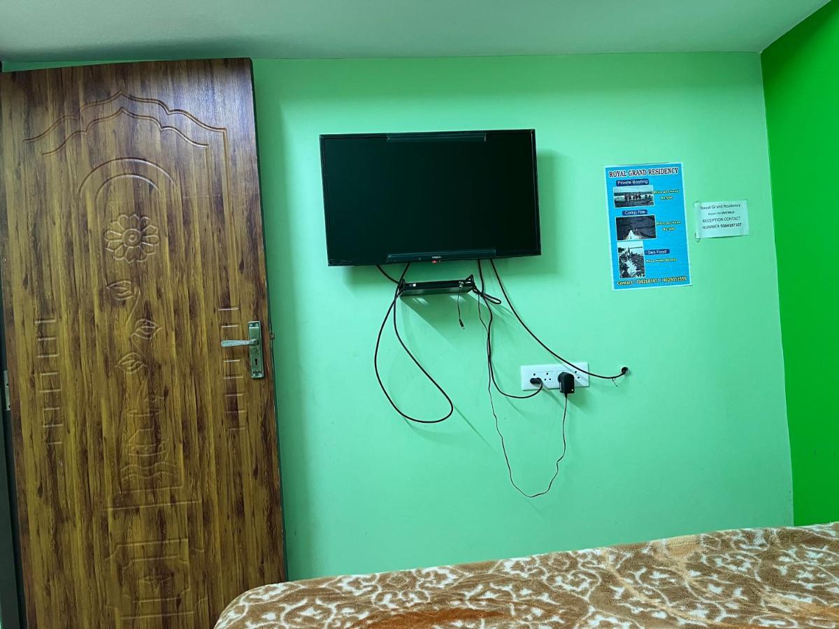 Appartamento Royal Grand Residency Pondicherry Esterno foto