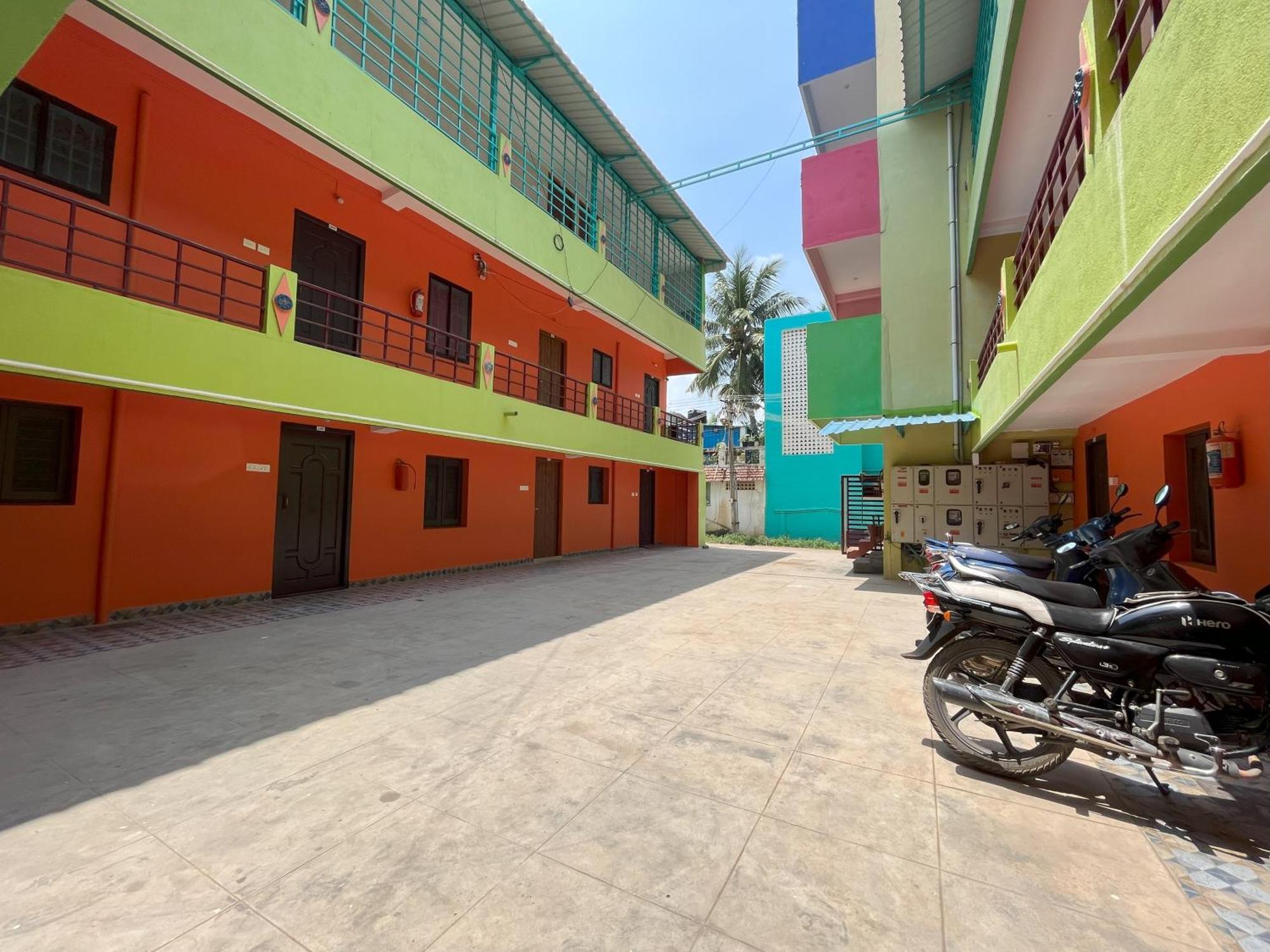 Appartamento Royal Grand Residency Pondicherry Esterno foto